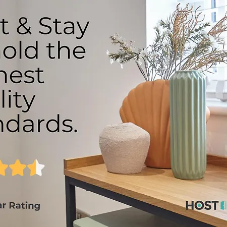 Host & - Bath Street *