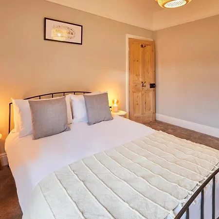 Host & - Bath Street